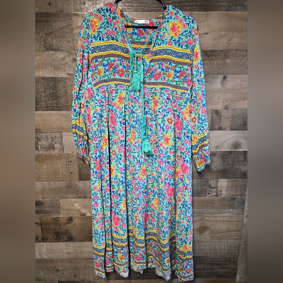 Floral Bohemian Maxi Dress - Picture 3 of 7